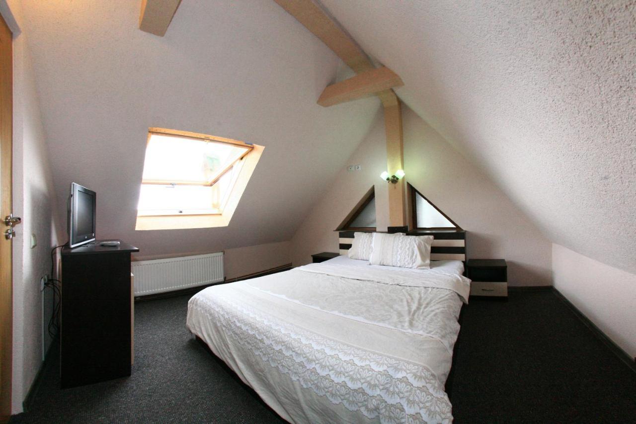 Piatra Rancii Hotel Ranca Bilik gambar